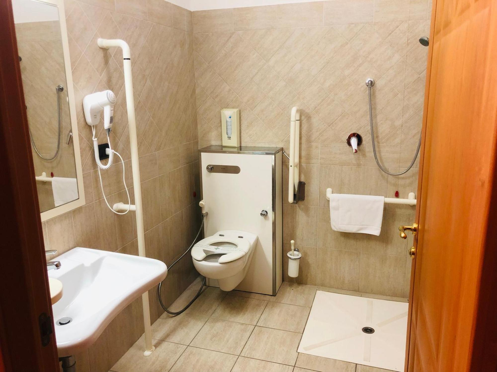 Hotel Softwood Recanati Bagian luar foto