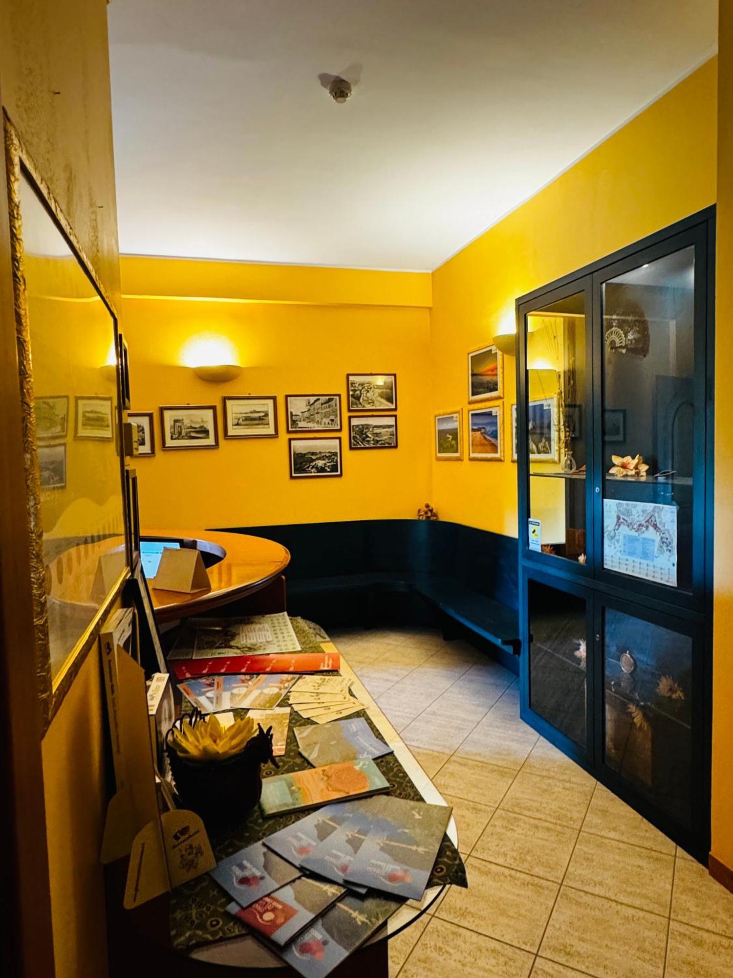 Hotel Softwood Recanati Bagian luar foto
