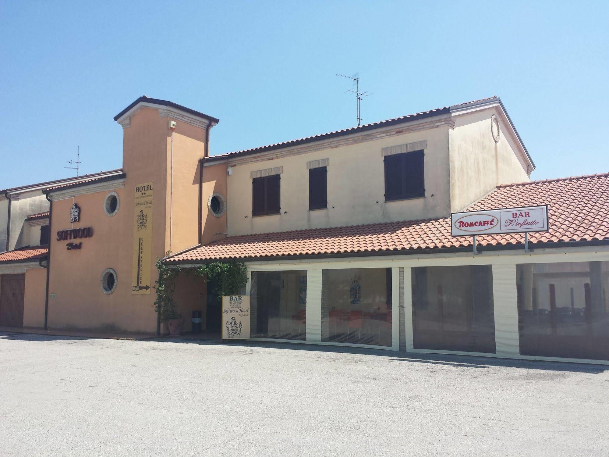 Hotel Softwood Recanati Bagian luar foto
